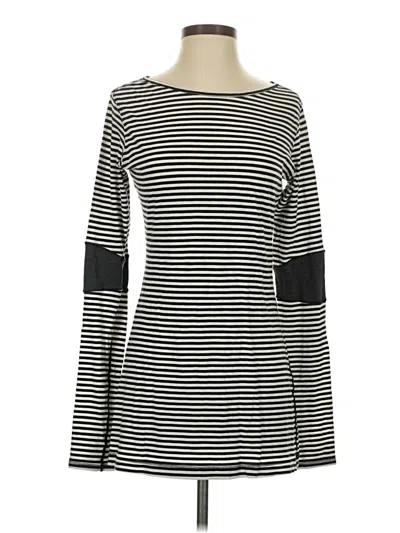 Pre-owned Lululemon Athletica Long Sleeve T-shirt In Black