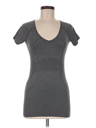 Pre-owned Lululemon Athletica Short Sleeve T-shirt In Gray