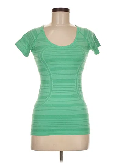 Pre-owned Lululemon Athletica Short Sleeve T-shirt In Green