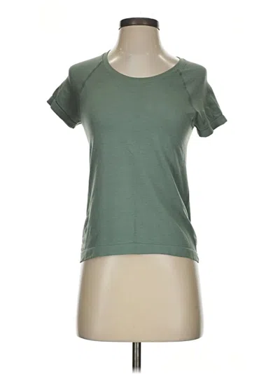 Pre-owned Lululemon Athletica Short Sleeve T-shirt In Green