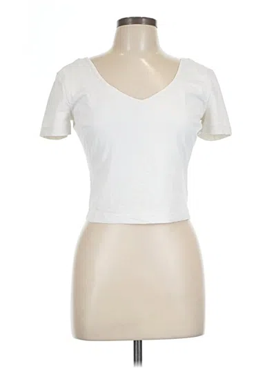 Pre-owned Lululemon Athletica Short Sleeve T-shirt In Ivory
