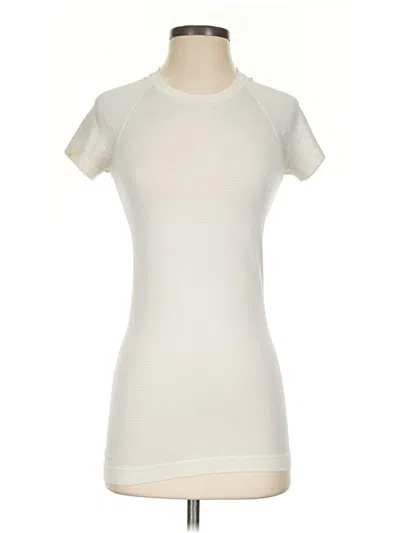 Pre-owned Lululemon Athletica Short Sleeve T-shirt In Ivory