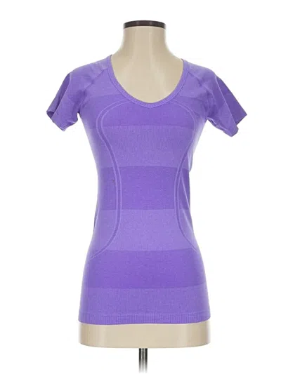 Pre-owned Lululemon Athletica Short Sleeve T-shirt In Purple
