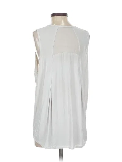 Pre-owned Lululemon Athletica Sleeveless T-shirt In White