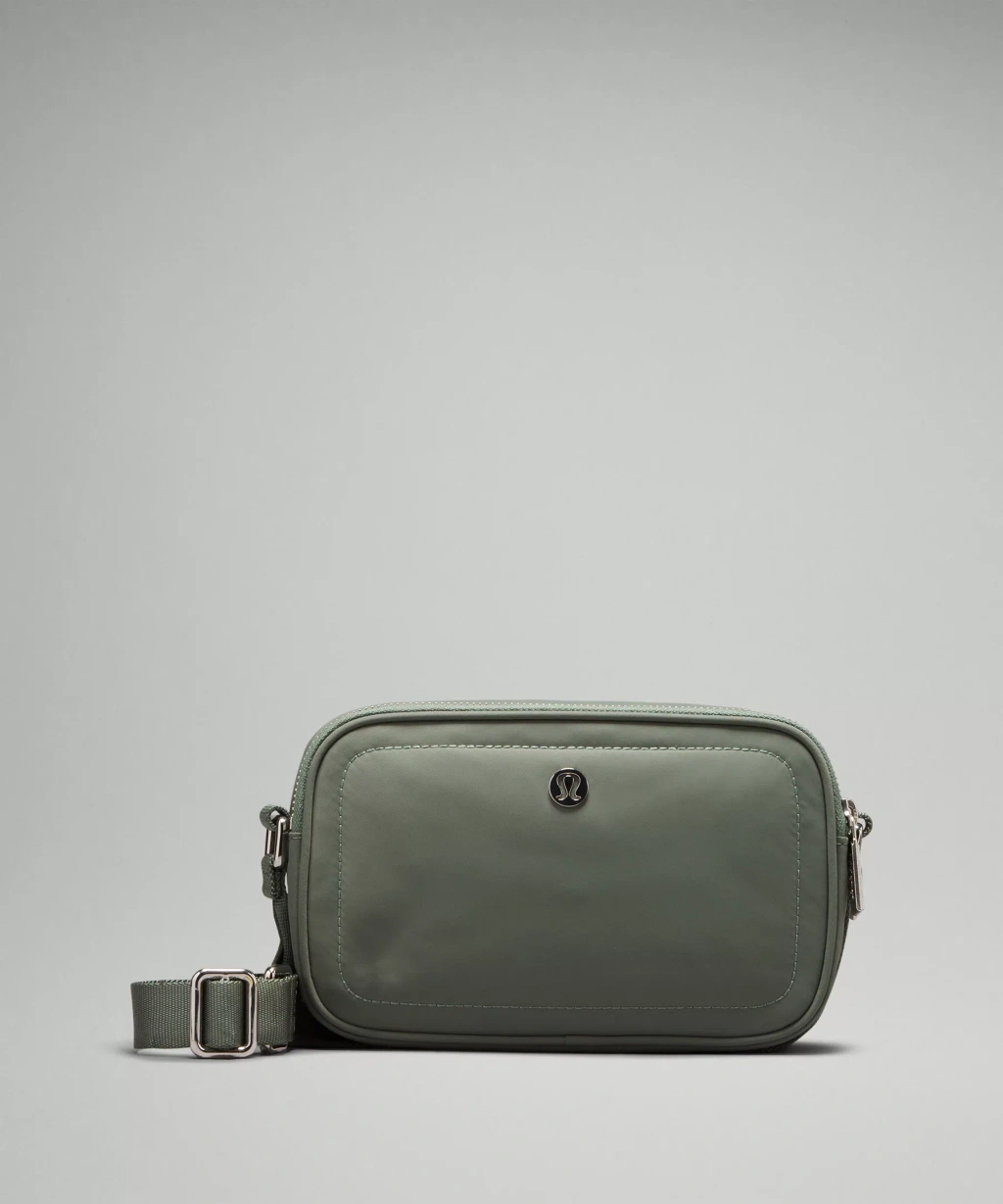 lululemon クロスボディ カメラバッグ 2L Crossbody Camera Bag 2L | Women's Bags,Purses,Wallets