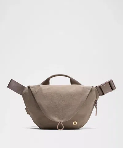 Lululemon Curved Crossbody Bag 3l