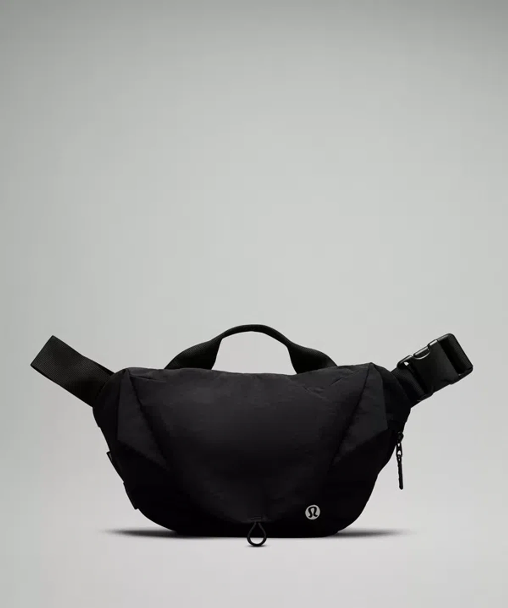 Lululemon Curved Crossbody Bag 3l In Black | ModeSens