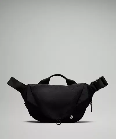 Lululemon Curved Crossbody Bag 3l In Black