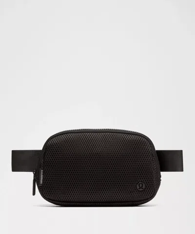 Lululemon Everywhere Belt Bag 1l