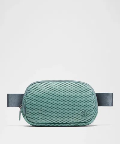 Lululemon Everywhere Belt Bag 1l