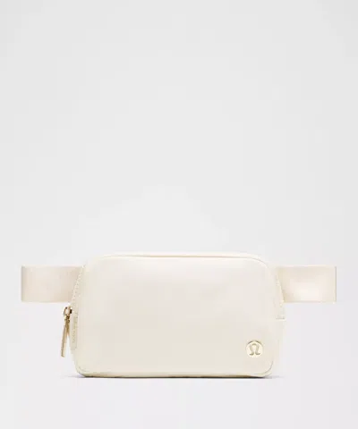 Lululemon Everywhere Belt Bag Mini