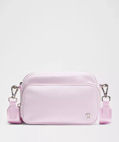 Lululemon Everywhere Crossbody Bag 2l