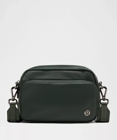 Lululemon Everywhere Crossbody Bag 2l
