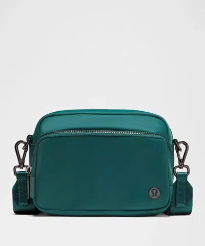 Lululemon Everywhere Crossbody Bag 2l