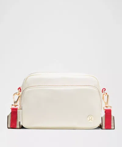 Lululemon Everywhere Crossbody Bag 2l