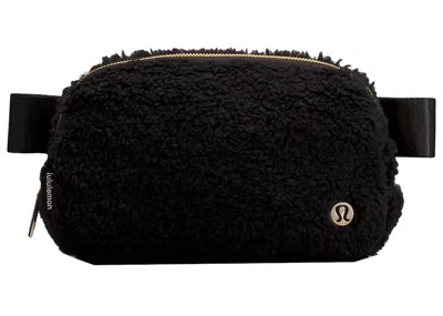 Pre-owned Lululemon Everywhere Fleece Belt Bag Crossbody Bag In Black