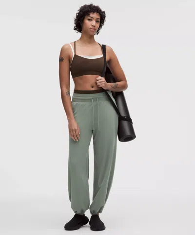 Lululemon Groove Low-rise Relaxed Cinch Pant