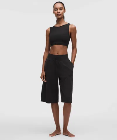 Lululemon Groove Mid-rise Relaxed Bermuda Short