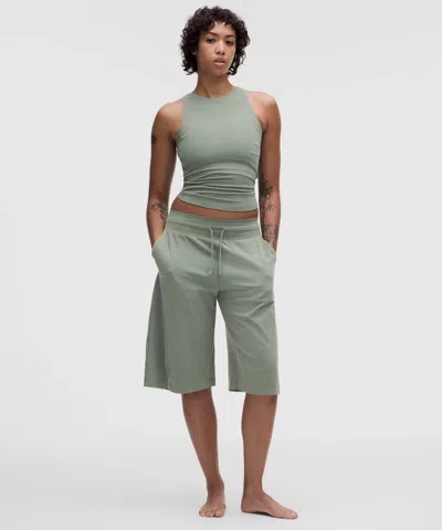 Lululemon Groove Mid-rise Relaxed Bermuda Short