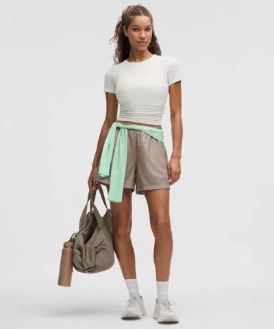 Lululemon Lightweight Mid-rise Active Short 5"
