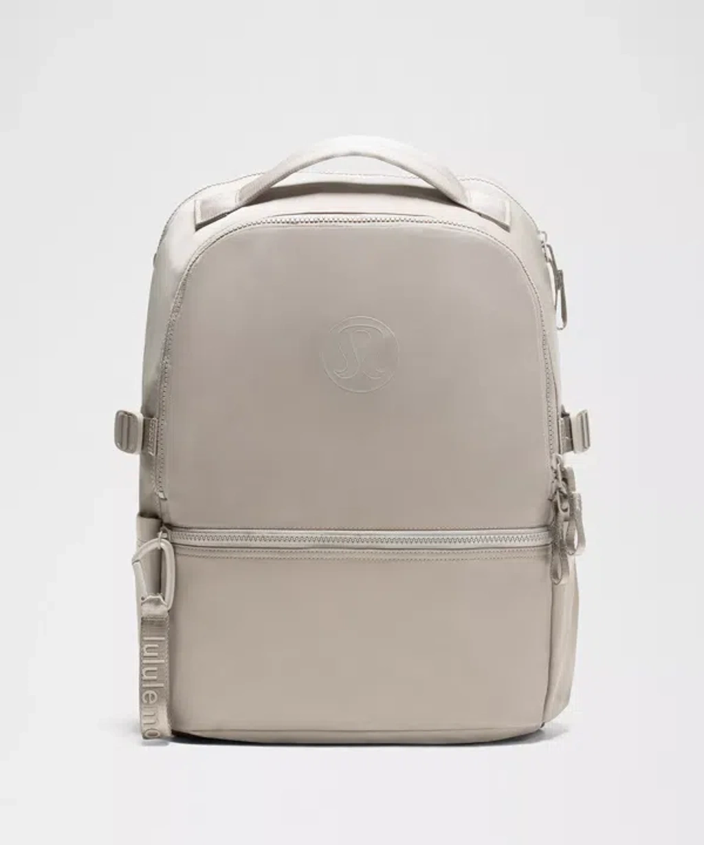 lululemon crew backpack 22l Athletica New (Black): Clothing, Shoes & Jewelry And Water Bottle Or Shake Lululemon New Crew Backpack 22L