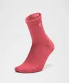 Lululemon Unisex Daily Essential Quarter Socks In Pink