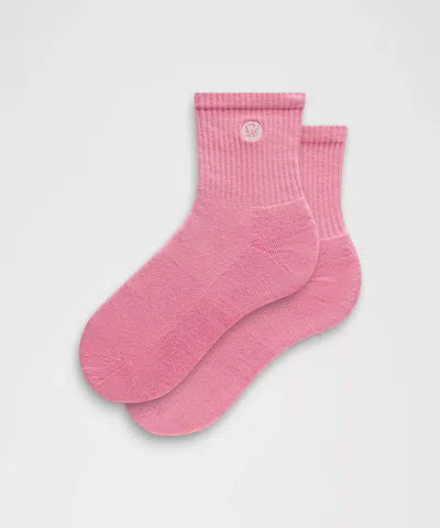Lululemon Unisex Daily Essential Quarter Socks In Pink