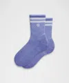 Lululemon Unisex Daily Essential Quarter Socks In Purple