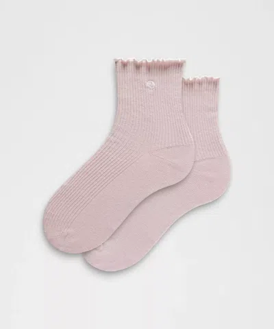 Lululemon Unisex Lettuce Edge Quarter Socks In Pink