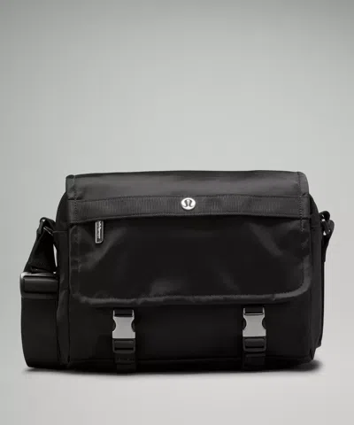 Lululemon Wunderlust Messenger Bag 6.5l
