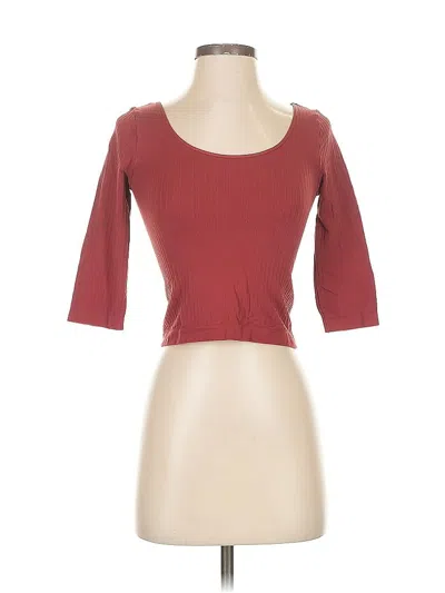 Pre-owned Lulus 3/4 Sleeve T-shirt In Burgundy