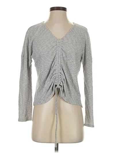 Pre-owned Lulus Long Sleeve T-shirt In Gray