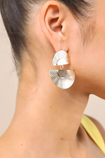 Lulus Neesa Gold Geometric Statement Earrings In Gray