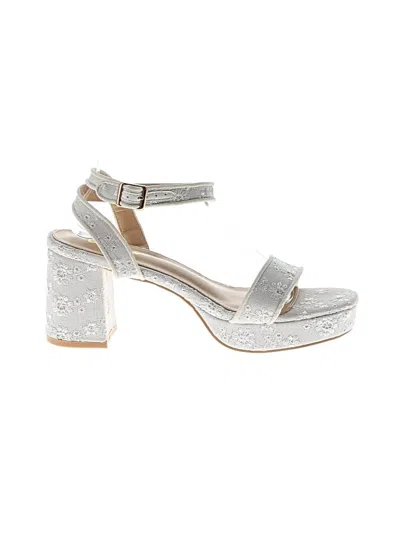 Pre-owned Lulus Sandals In Silver