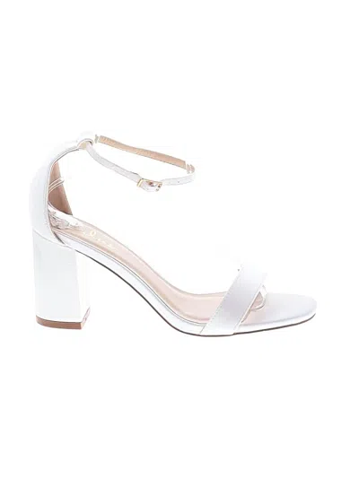Pre-owned Lulus Sandals In White
