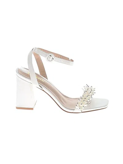 Pre-owned Lulus Sandals In White
