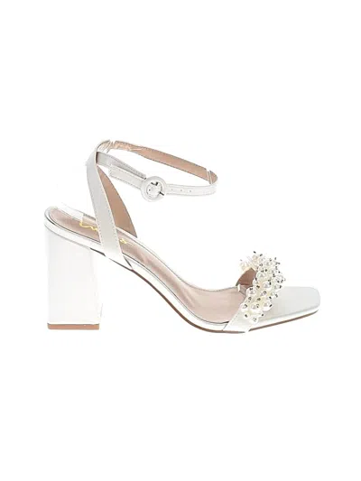 Pre-owned Lulus Sandals In White