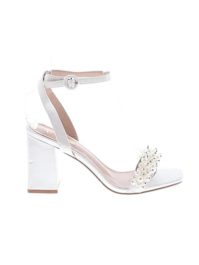 Pre-owned Lulus Sandals In White