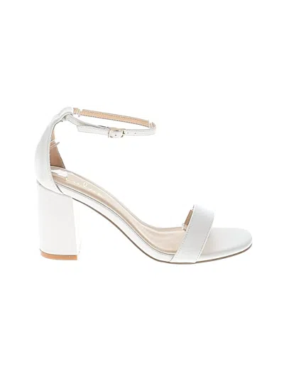 Pre-owned Lulus Sandals In White
