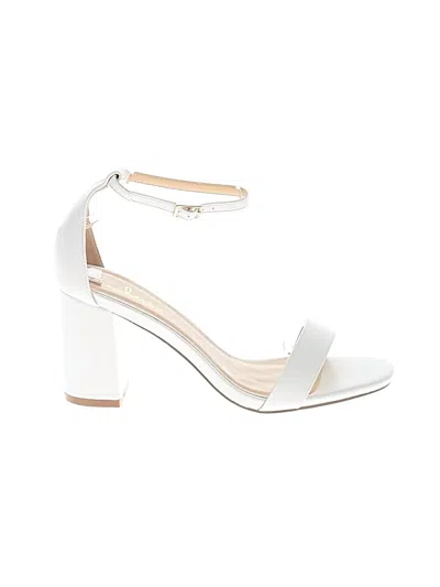Pre-owned Lulus Sandals In White