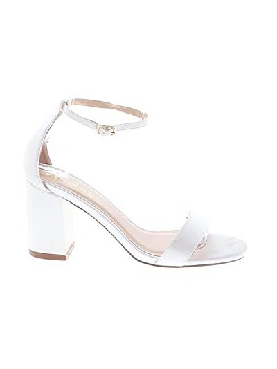 Pre-owned Lulus Sandals In White