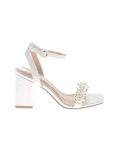 Pre-owned Lulus Sandals In White