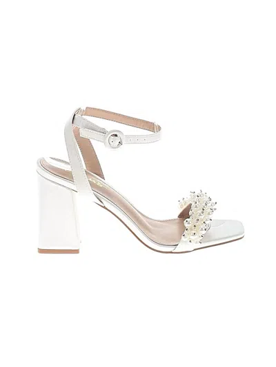 Pre-owned Lulus Sandals In White