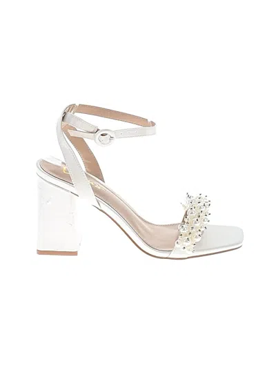 Pre-owned Lulus Sandals In White