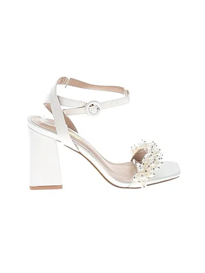 Pre-owned Lulus Sandals In White