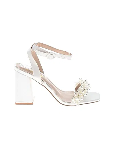 Pre-owned Lulus Sandals In White