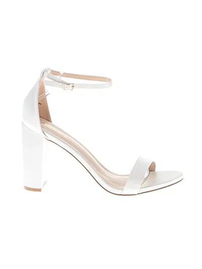 Pre-owned Lulus Sandals In White