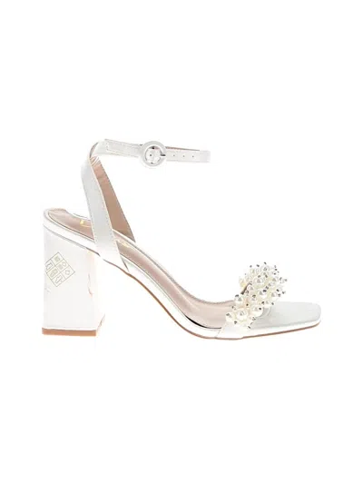 Pre-owned Lulus Sandals In White