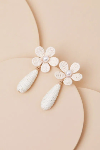Lulus Shiloh Ivory Raffia Flower Drop Earrings In White