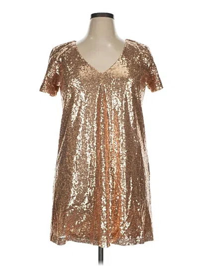 Pre-owned Lulus Short Sleeve Top Gold V-neck Tops